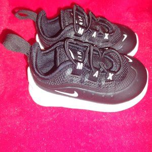 Nike Air Max 200 Shoes in Black/White